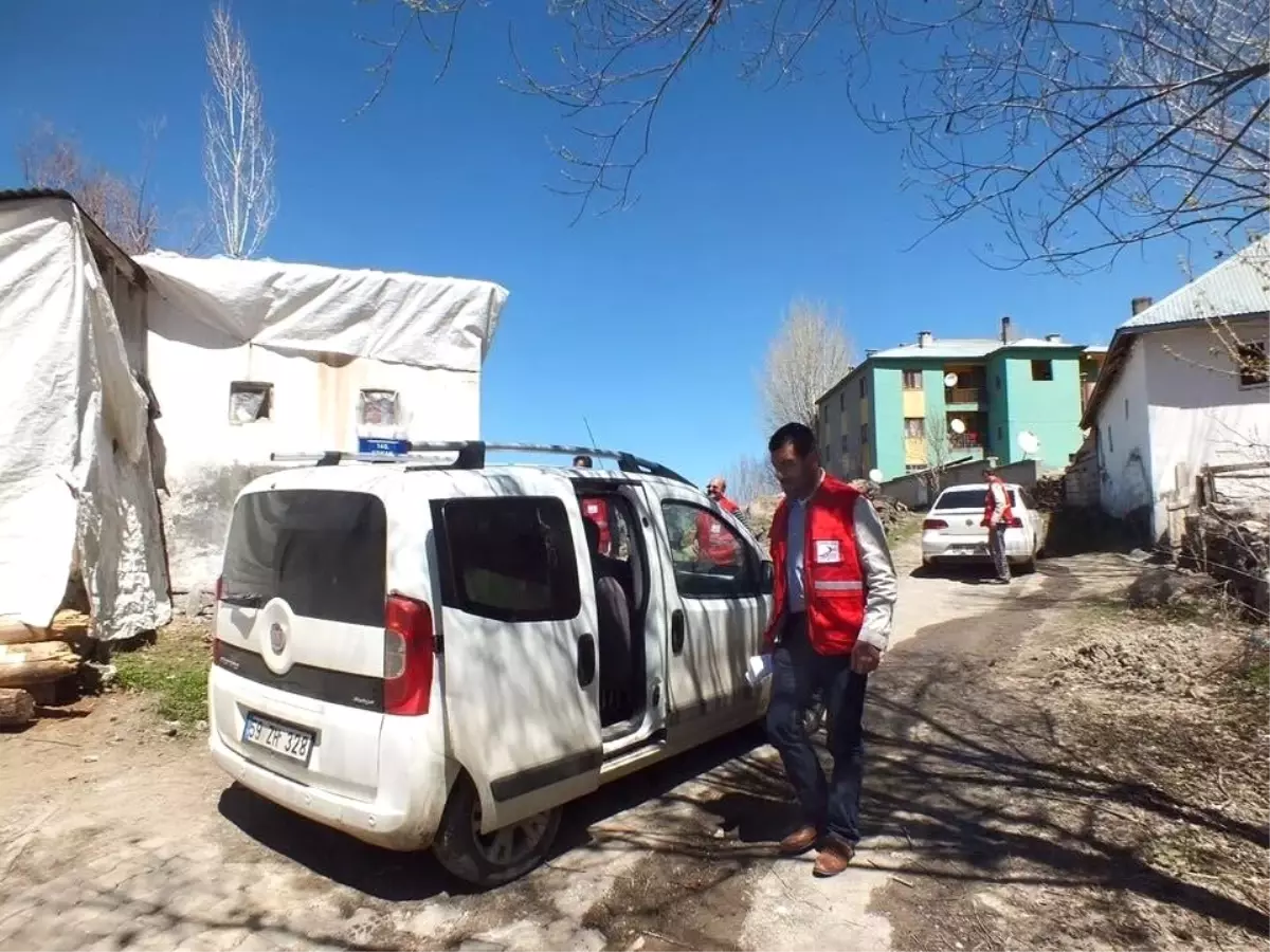 Kızılay Malazgirt şubesinden 2 bin aileye gıda ve giyim yardımı