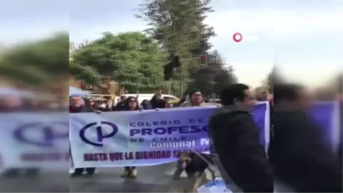 Şili\'de Öğretmenler Süresi Belirsiz Grev Başlattı