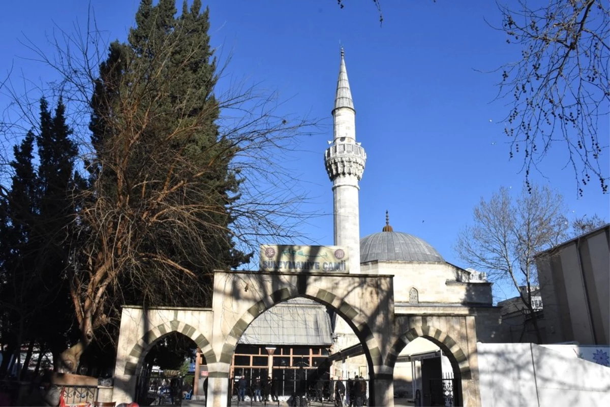 Süleymaniye Camii tarihi dokusuyla öne çıkıyor