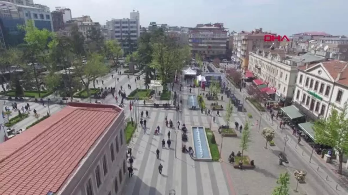 Trabzon cadde ve sokakları tatile gelenlerle doldu