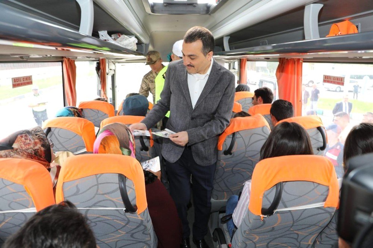 Vali Öksüz, jandarma ve polisle birlikte uygulama yaptı
