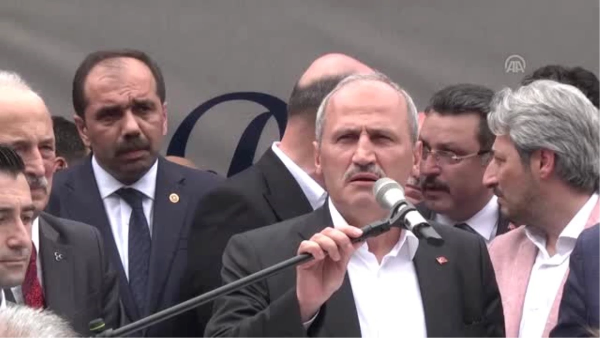 Bakan Turhan: "Bizi yıldırmak isteyenlere fırsat vermeyeceğiz"