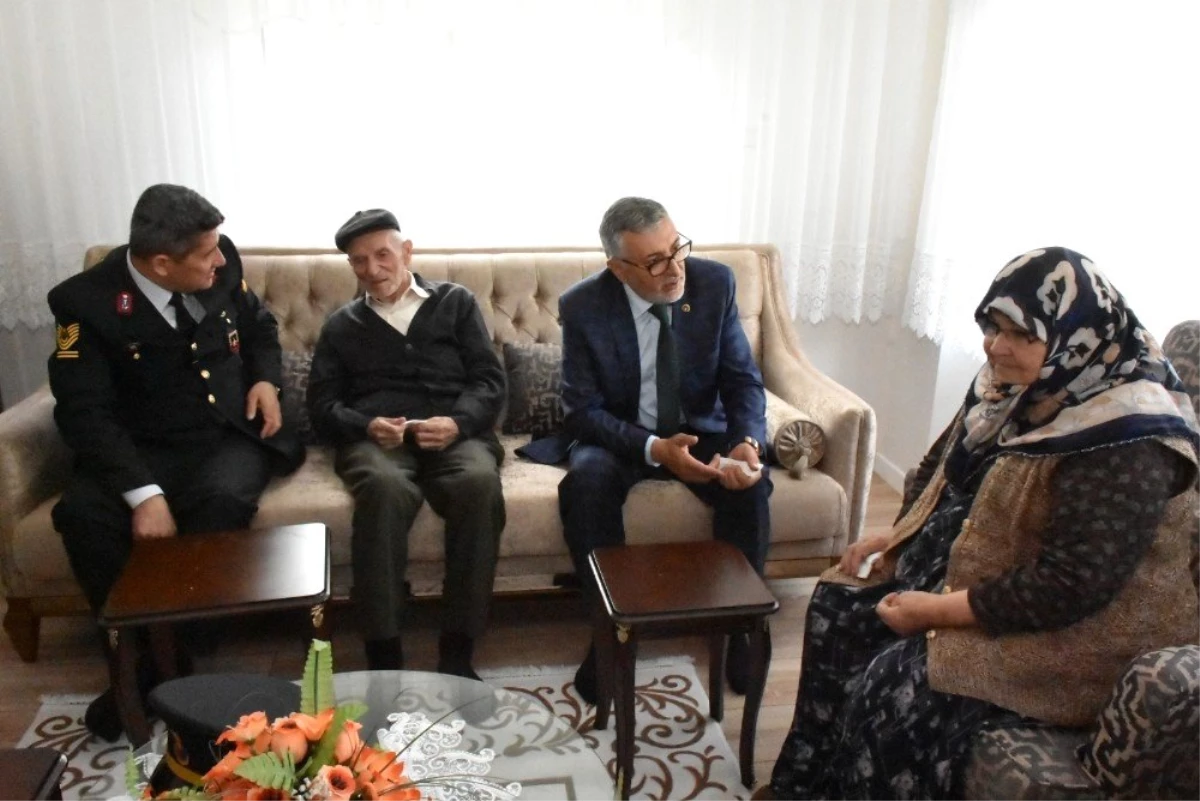 Başkan Bozkurt şehit ailelerini ziyaret etti