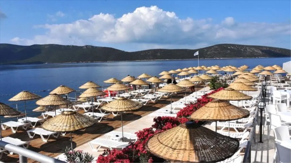 Bodrum Halk Plajı açıldı