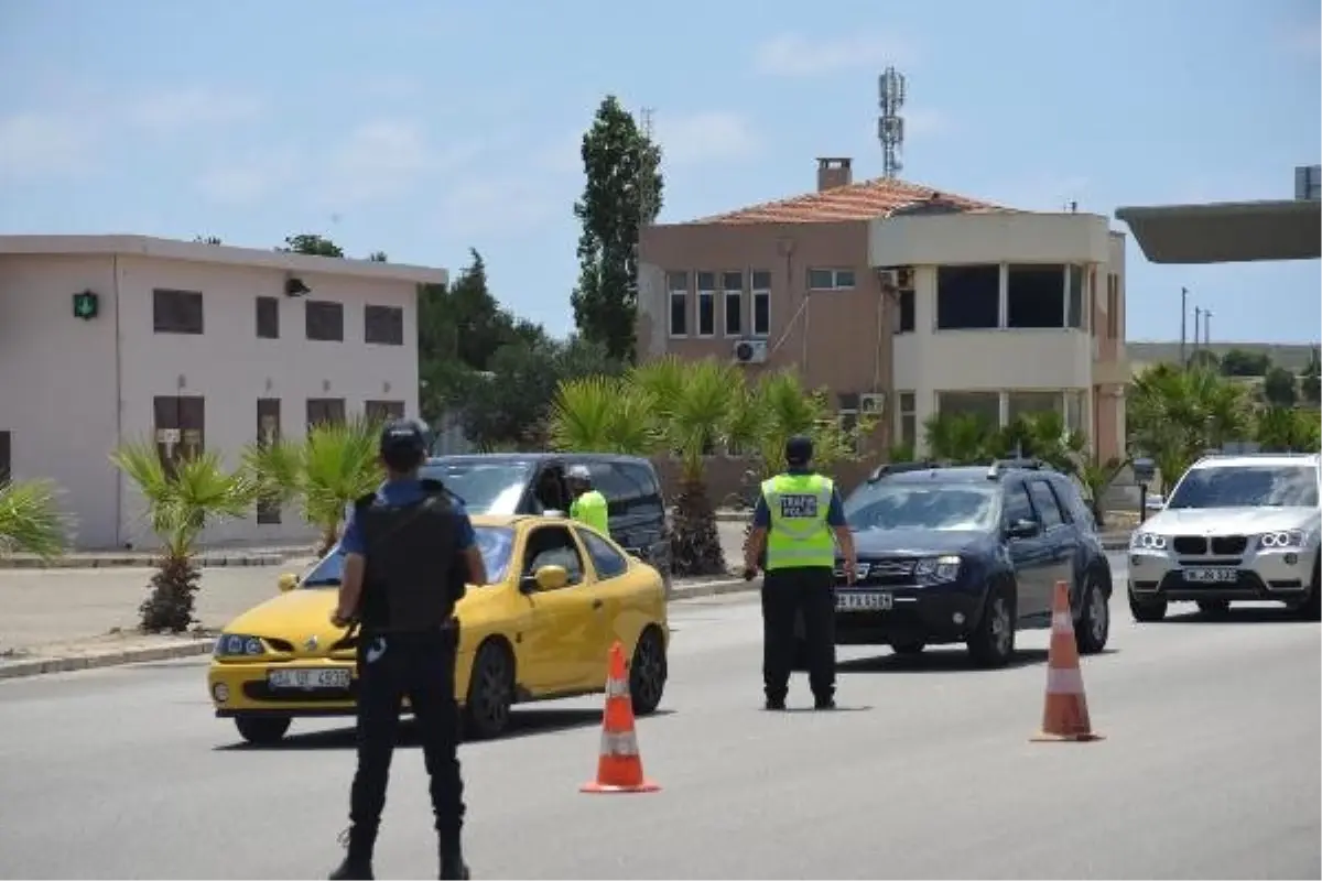 Çeşme\'de trafik ve asayiş denetimleri aralıksız sürüyor