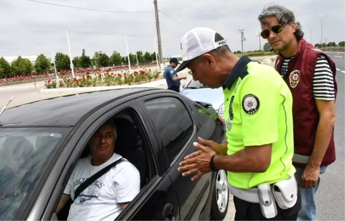 Çorlu\'da polis sürücülerin bayramını kutlayıp, uyardı