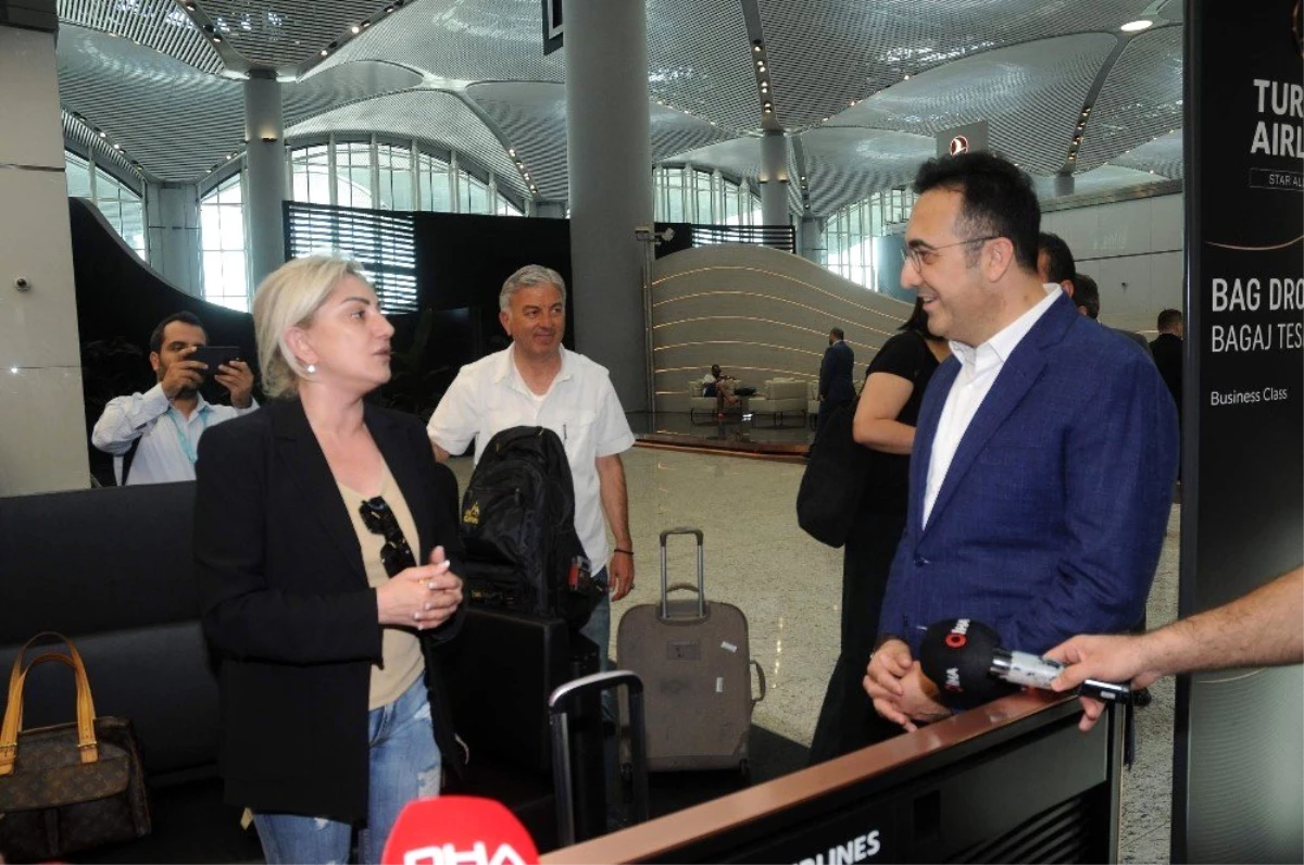 İlker Aycı\'dan İstanbul Havalimanı personeli ve yolcularına bayram ziyareti