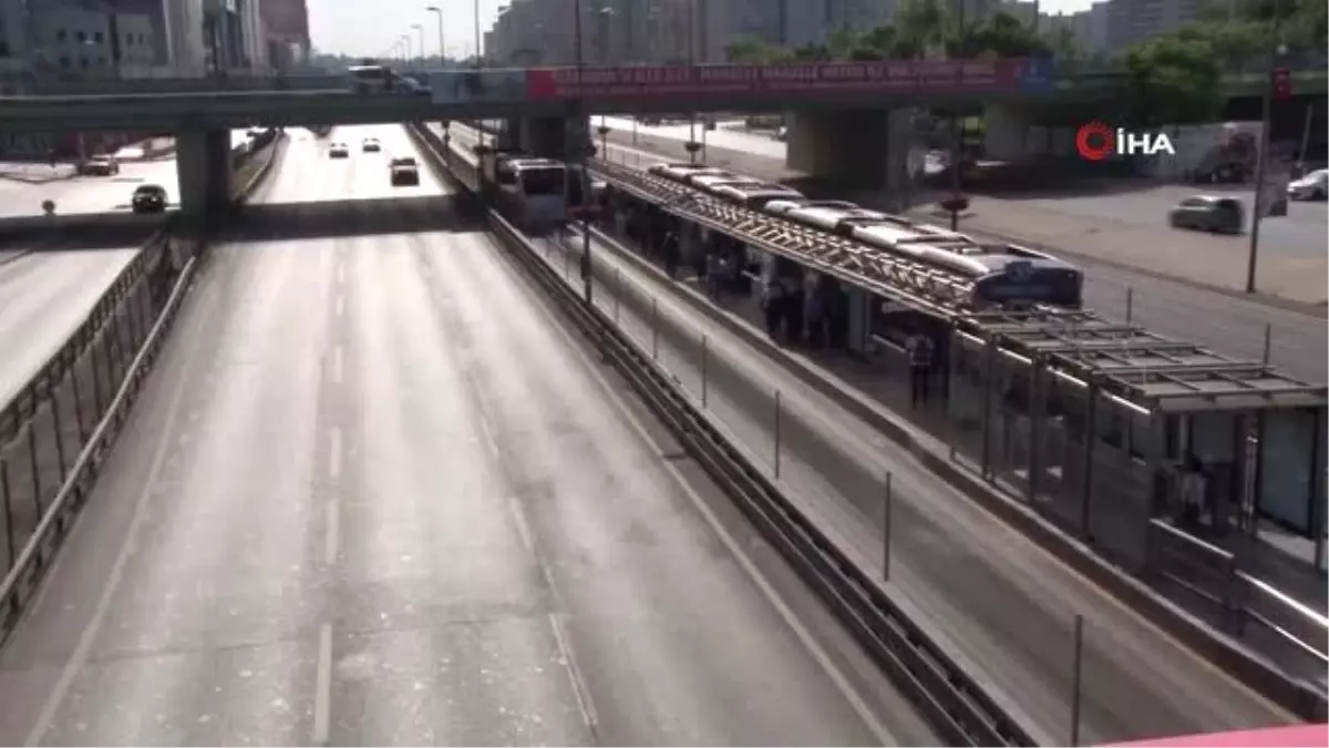 İstanbul\'da yollar bayram etti, boş kalan yollar havadan görüntülendi