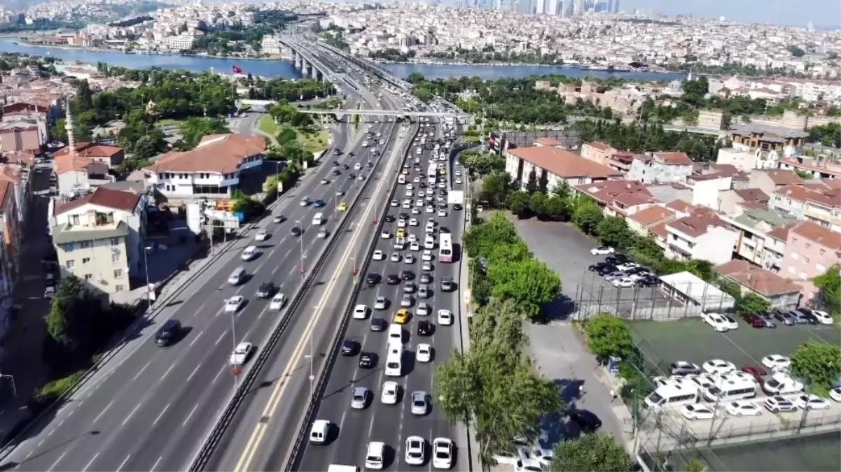 İstanbul trafiğinde bayram yoğunluğu