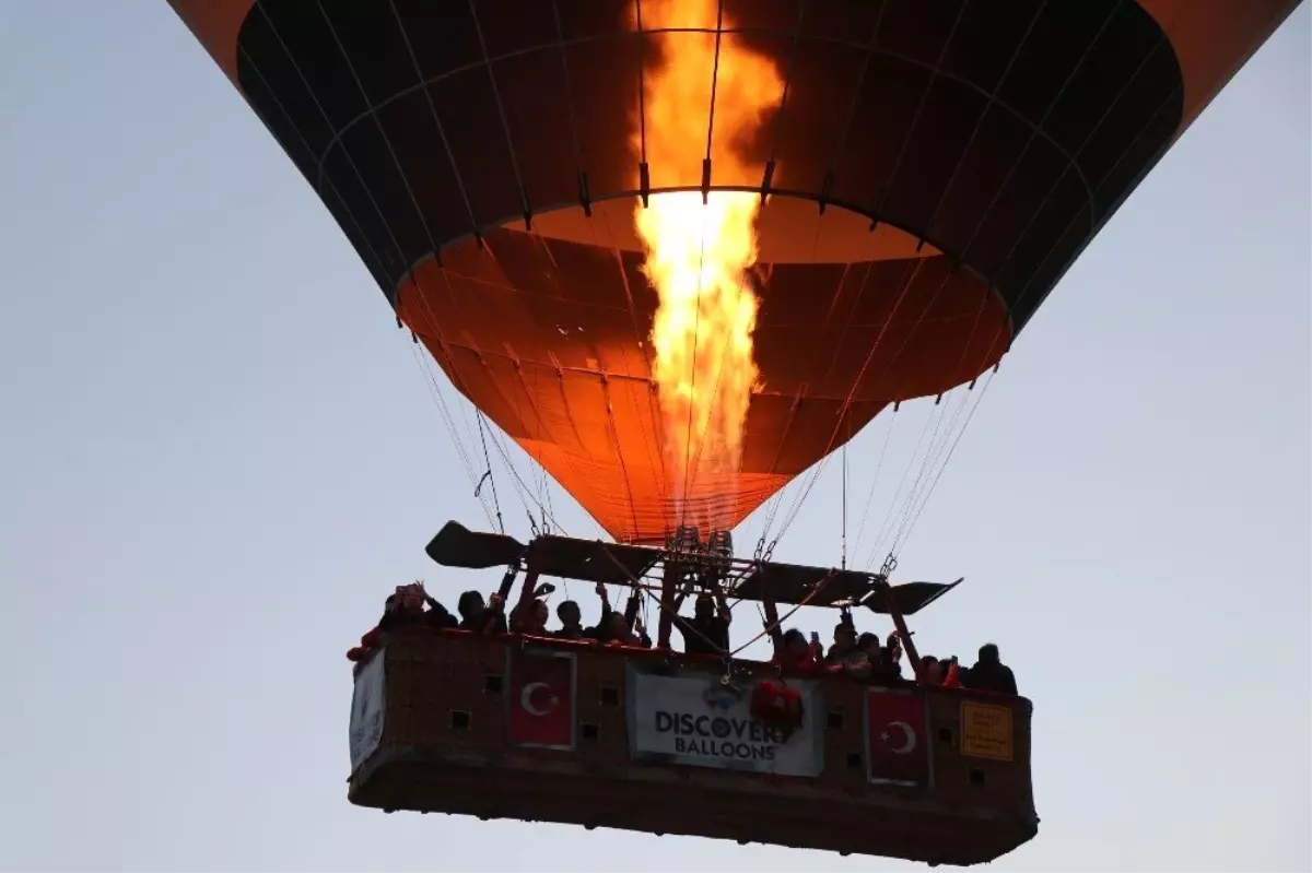 Kapadokya\'da Ramazan Bayramı coşkusu gökyüzünde coşkuyla başladı