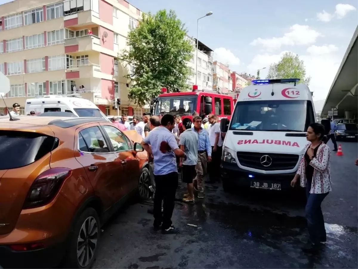 Kayseri\'de feci kaza: 4 yaralı