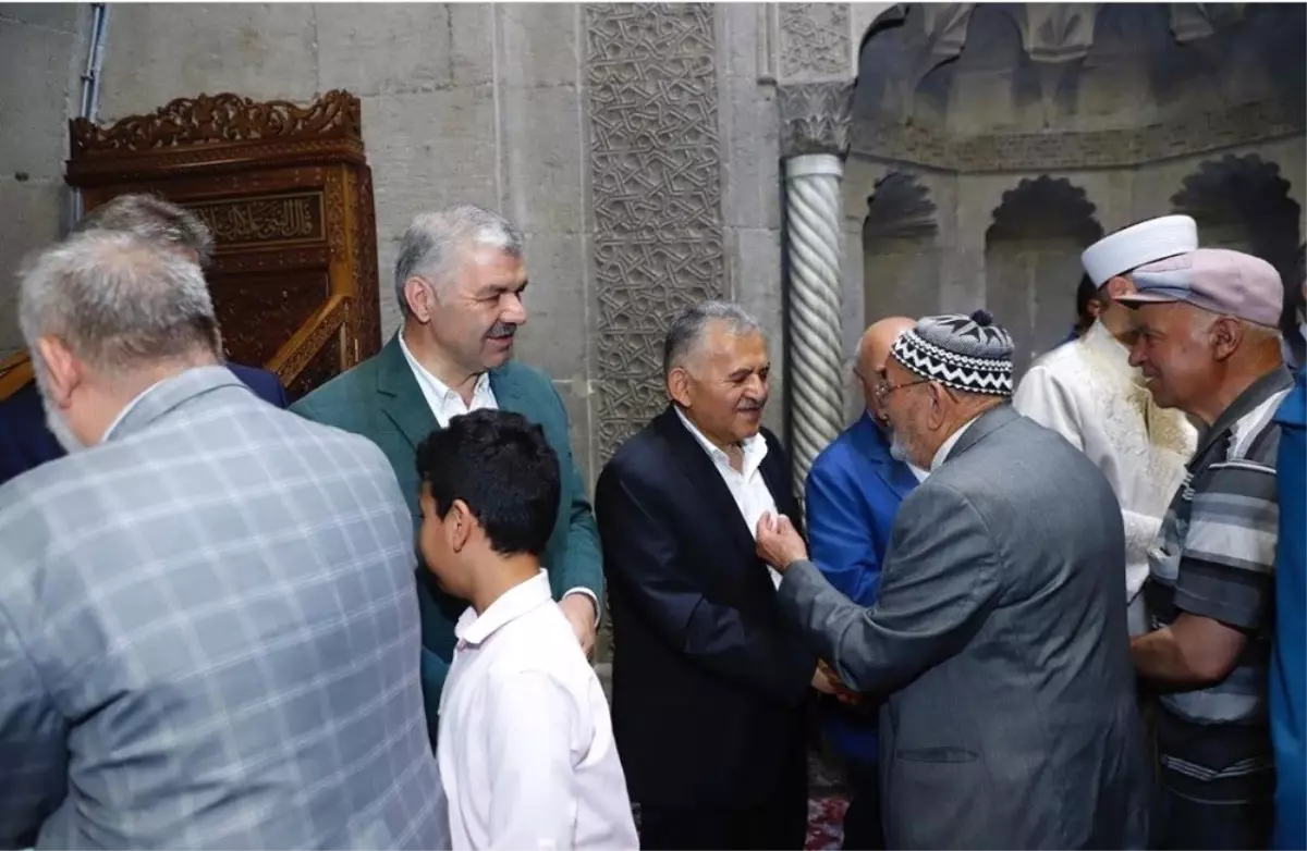Kayseri Protokolü Bayram Namazında Bir Araya Geldi