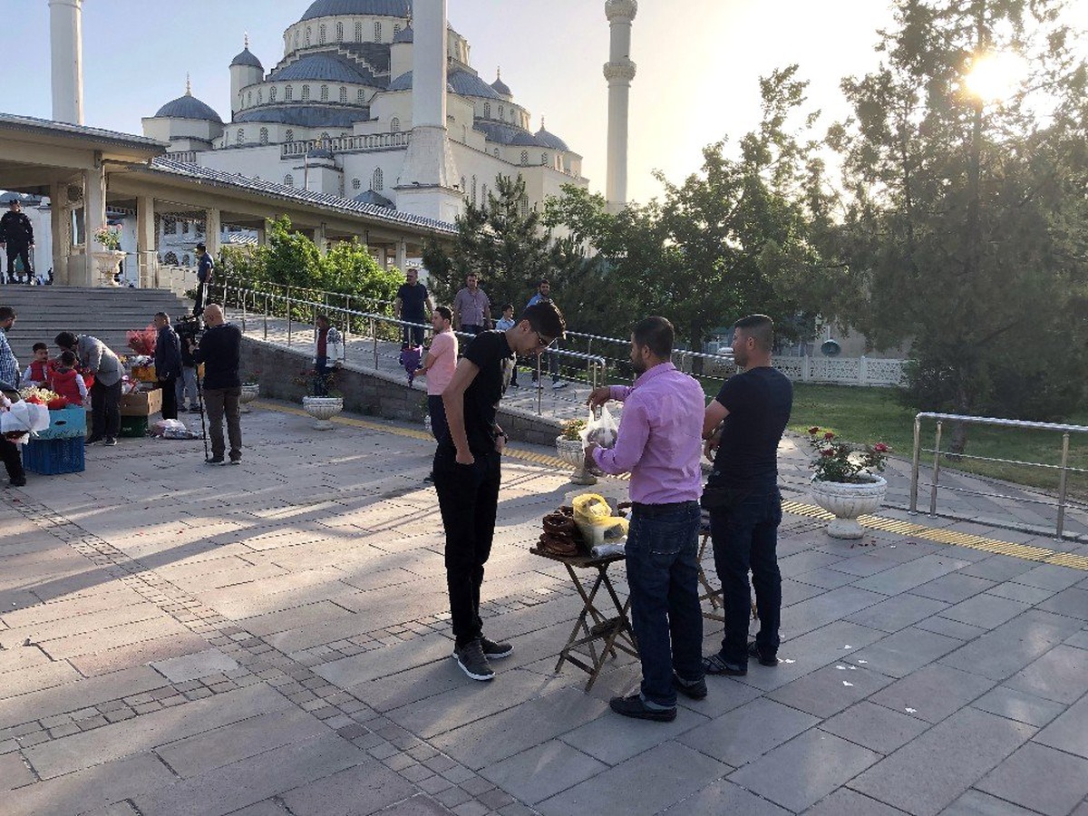 Kocatepe Camisi\'nde Ramazan Bayramı coşkusu