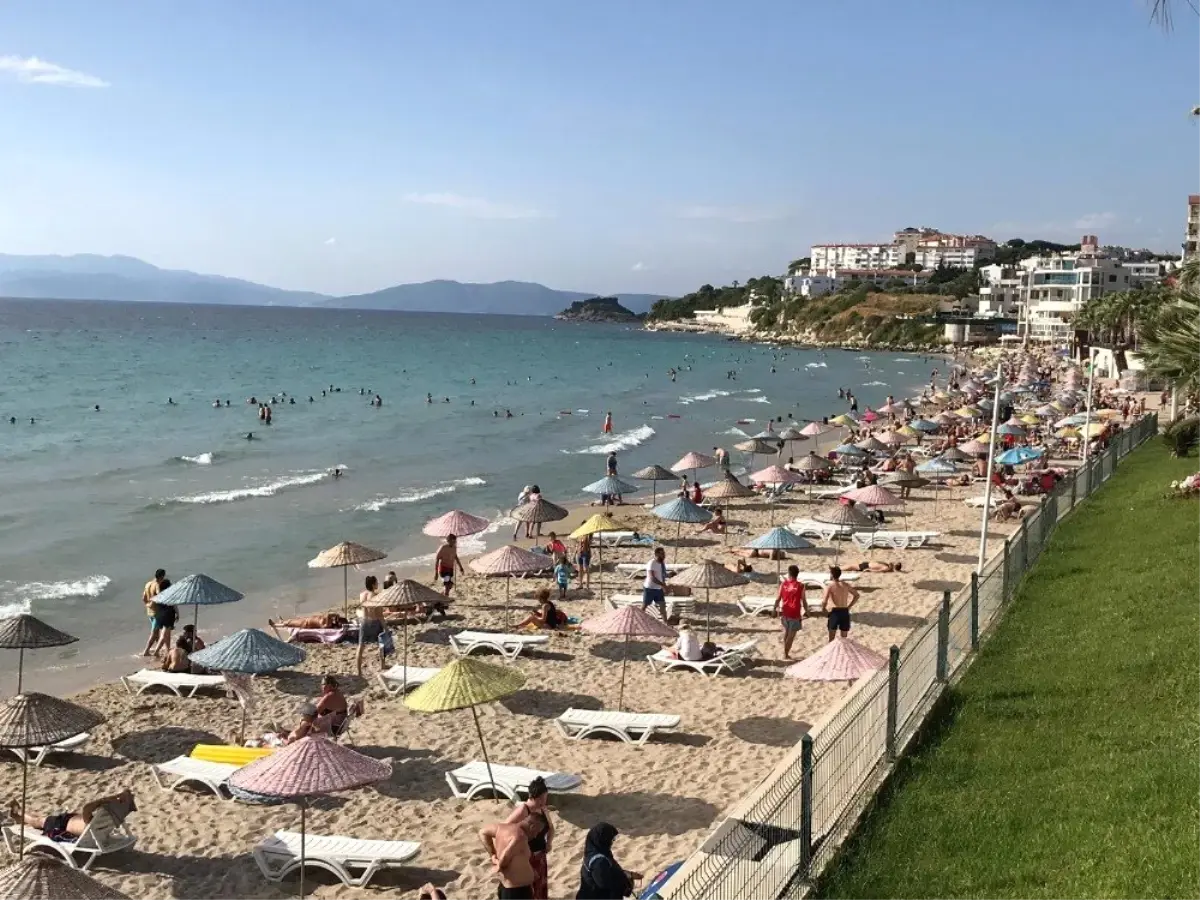 Kuşadası\'nda tatil yoğunluğu