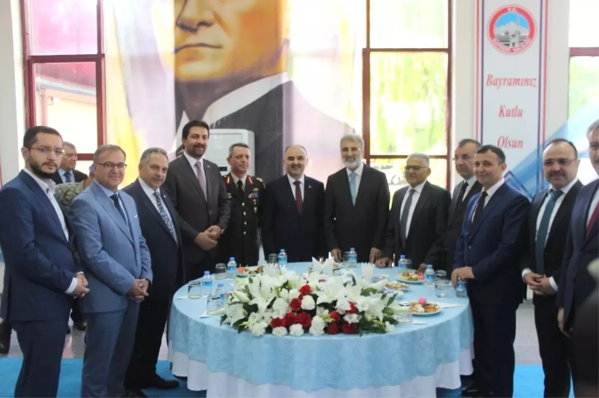 Vali Şehmus Günaydın: " Bayramın daha güzel ve acısız bir şekilde yaşanması için bütün tedbirleri...
