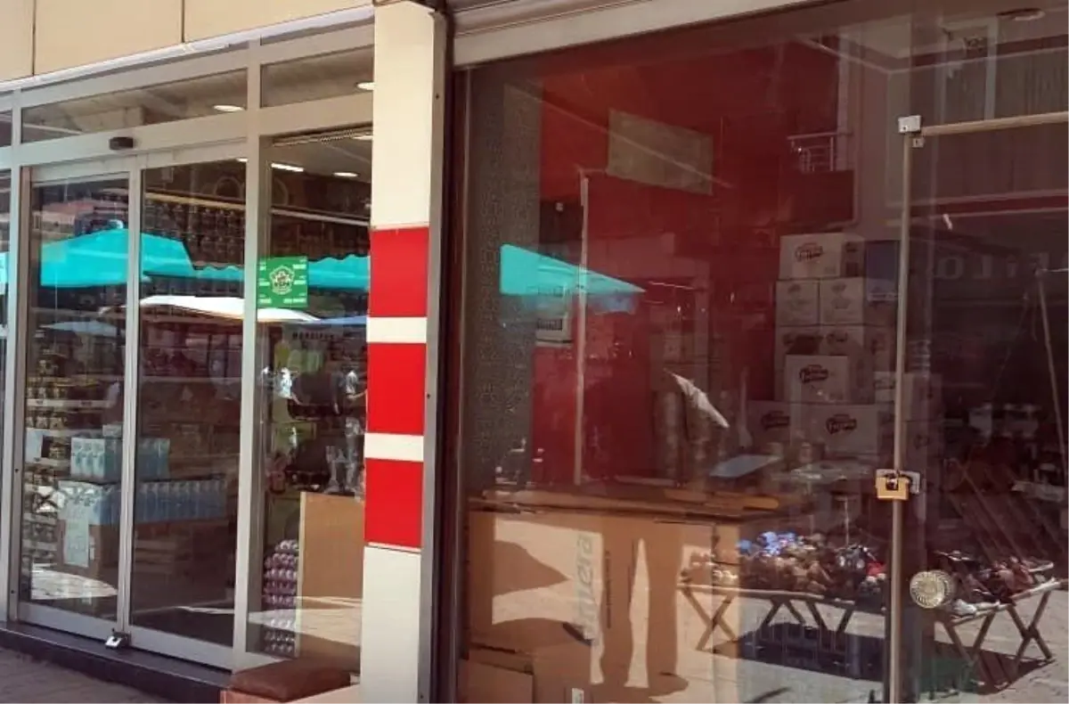 Baba ve oğluna iş yerinde bıçaklı saldırı