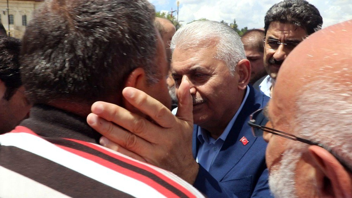 Binali Yıldırım adaşıyla karşılaştı, esprileri peş peşe sıraladı