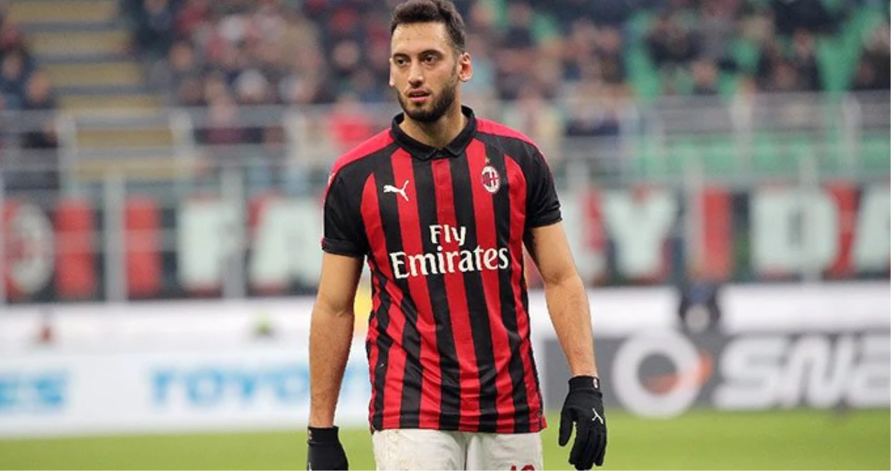 Hakan Çalhanoğlu, Milan\'da kalacağını açıkladı!