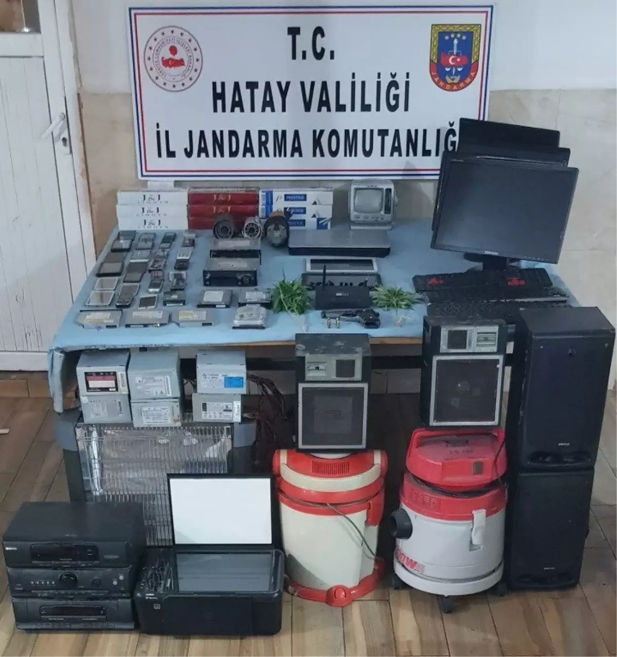 Hatay\'da uyuşturucu ve hırsızlık operasyonu