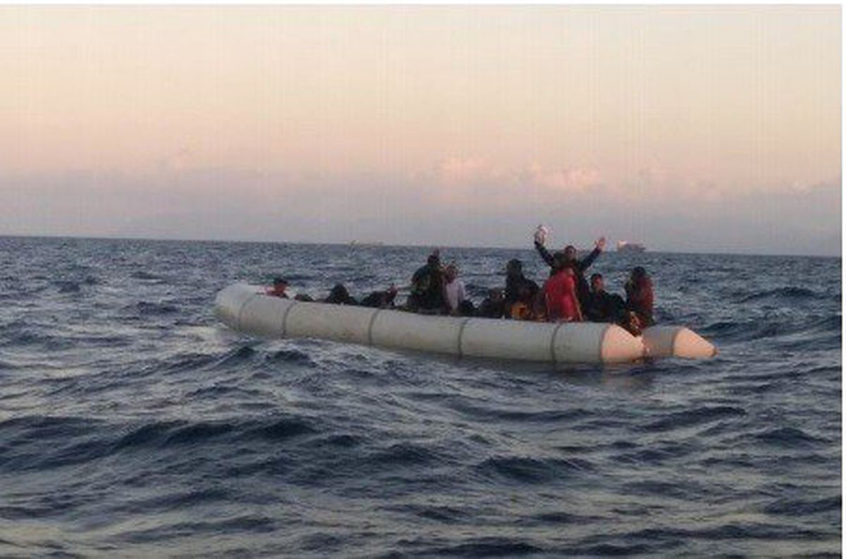 İzmir\'de 35 kaçak göçmen yakalandı