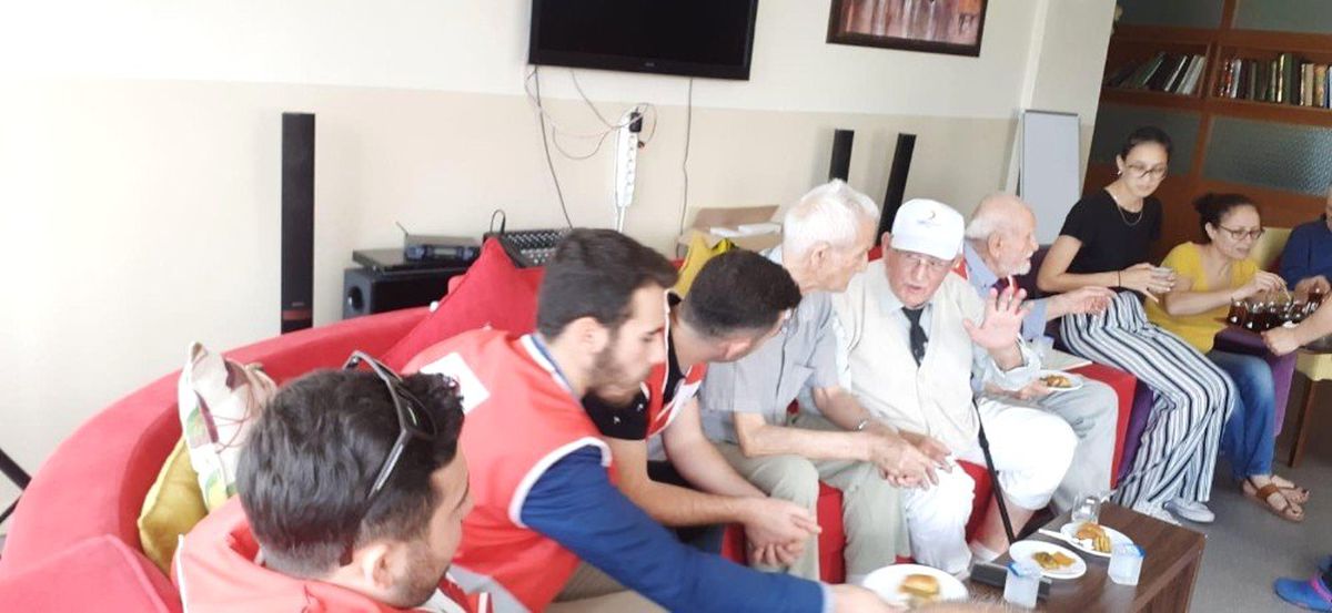 Kızılay\'dan huzurevi ziyareti