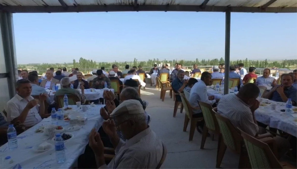 Mahallenin örnek geleneği: Bayram yemeği