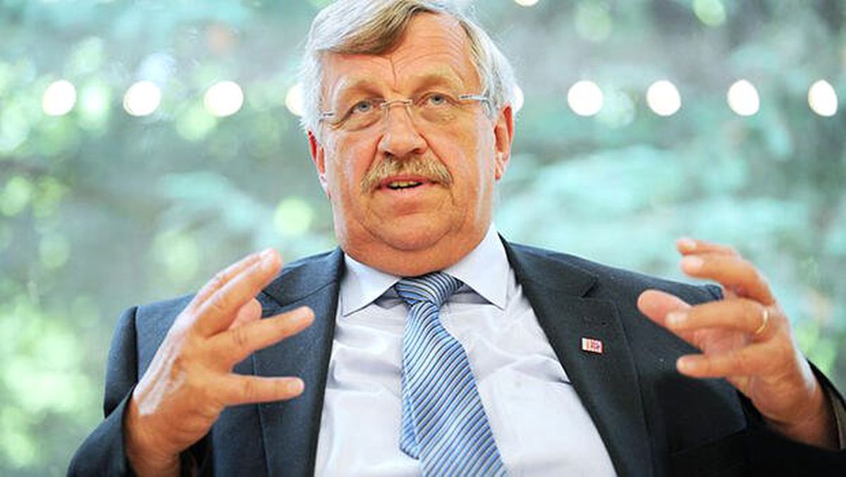 Vali Lübcke\'nin arkasından çirkin paylaşım