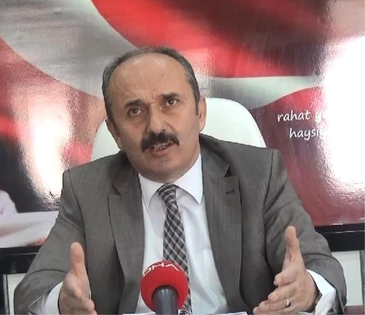 Yusufeli Belediye Başkanı Eyüp Aytekin, mazbatasını aldı