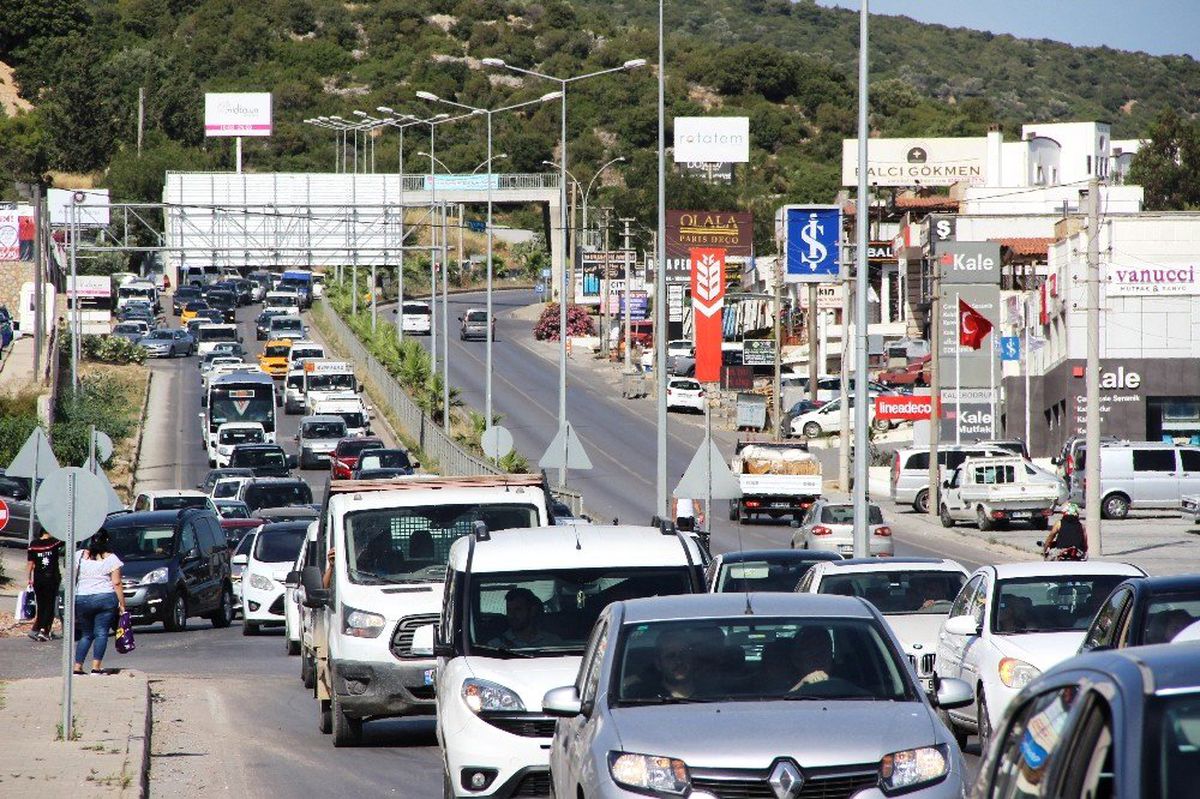 170 bin nüfuslu Bodrum\'a bayramda 150 bin araç giriş yaptı