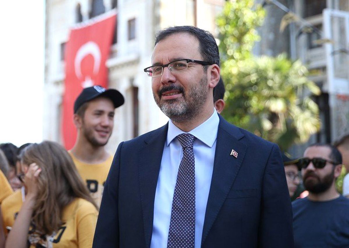 Bakan Kasapoğlu\'ndan Eda Tuğsuz\'a tebrik mesajı