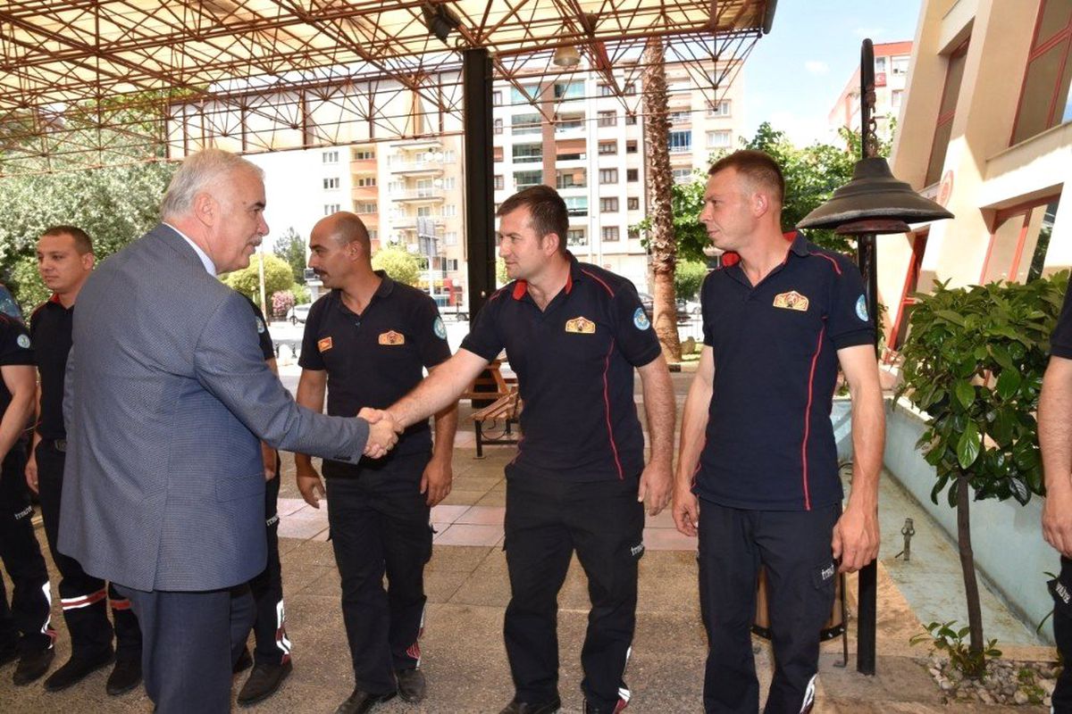 Bayramda çalışanları unutmadılar