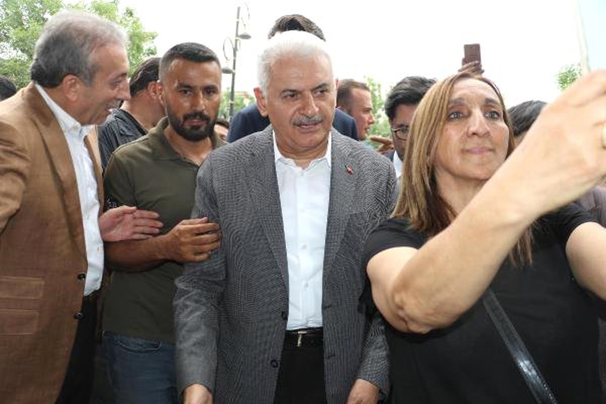 Binali Yıldırım, Diyarbakır\'da konuştu: İstanbul\'un size ihtiyacı var