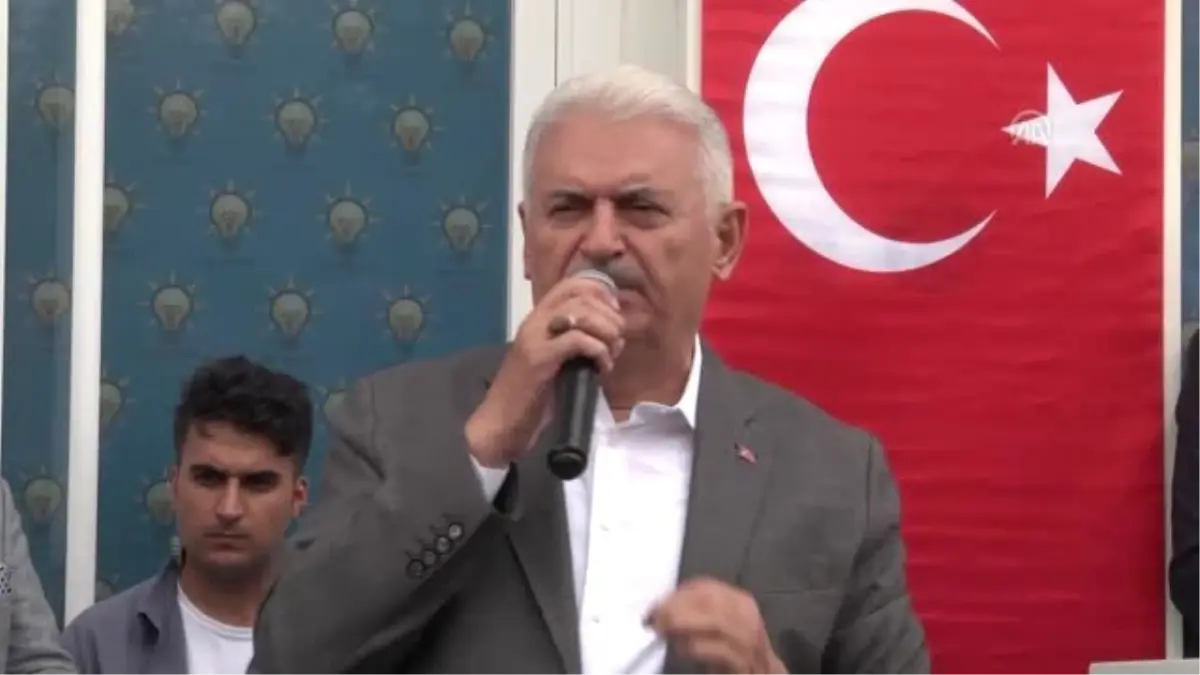 Binali Yıldırım: "Kardeşliğimizi bozmak isteyenlere asla prim vermeyeceğiz"