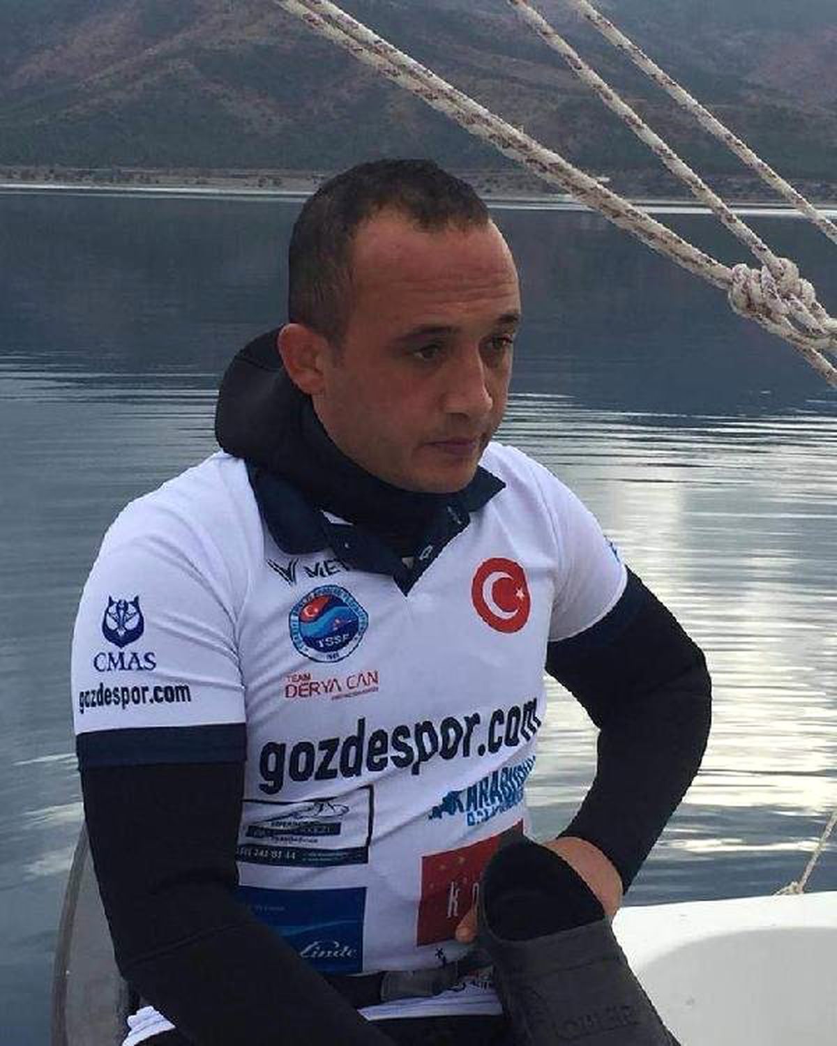 Botla denize açılan milli sporcunun eşi ve arkadaşından haber alınamıyor