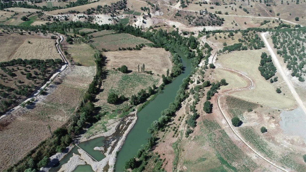 Çiftçiler mağdur edilmeden Çermik sulama kanalı onarılıyor