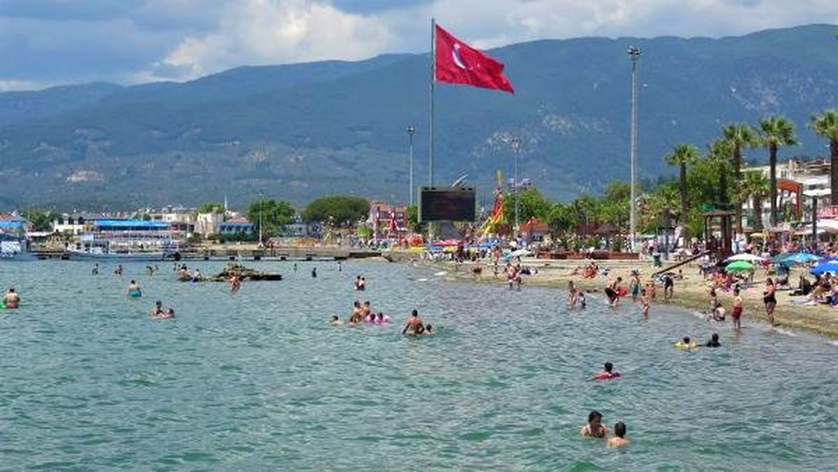 Edremit Körfezi\'nde tatilci yoğunluğu