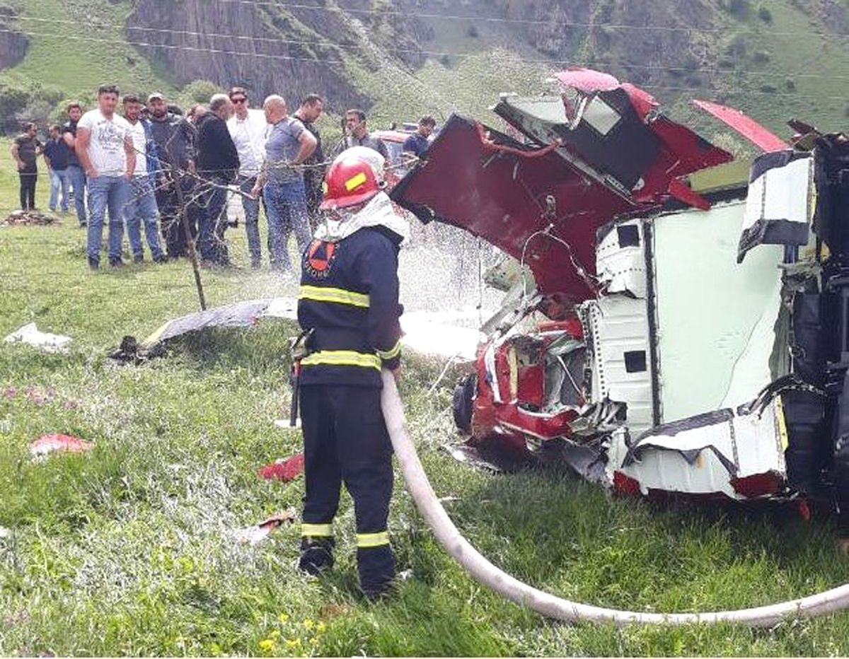 Helikopter düştü: 3 ölü