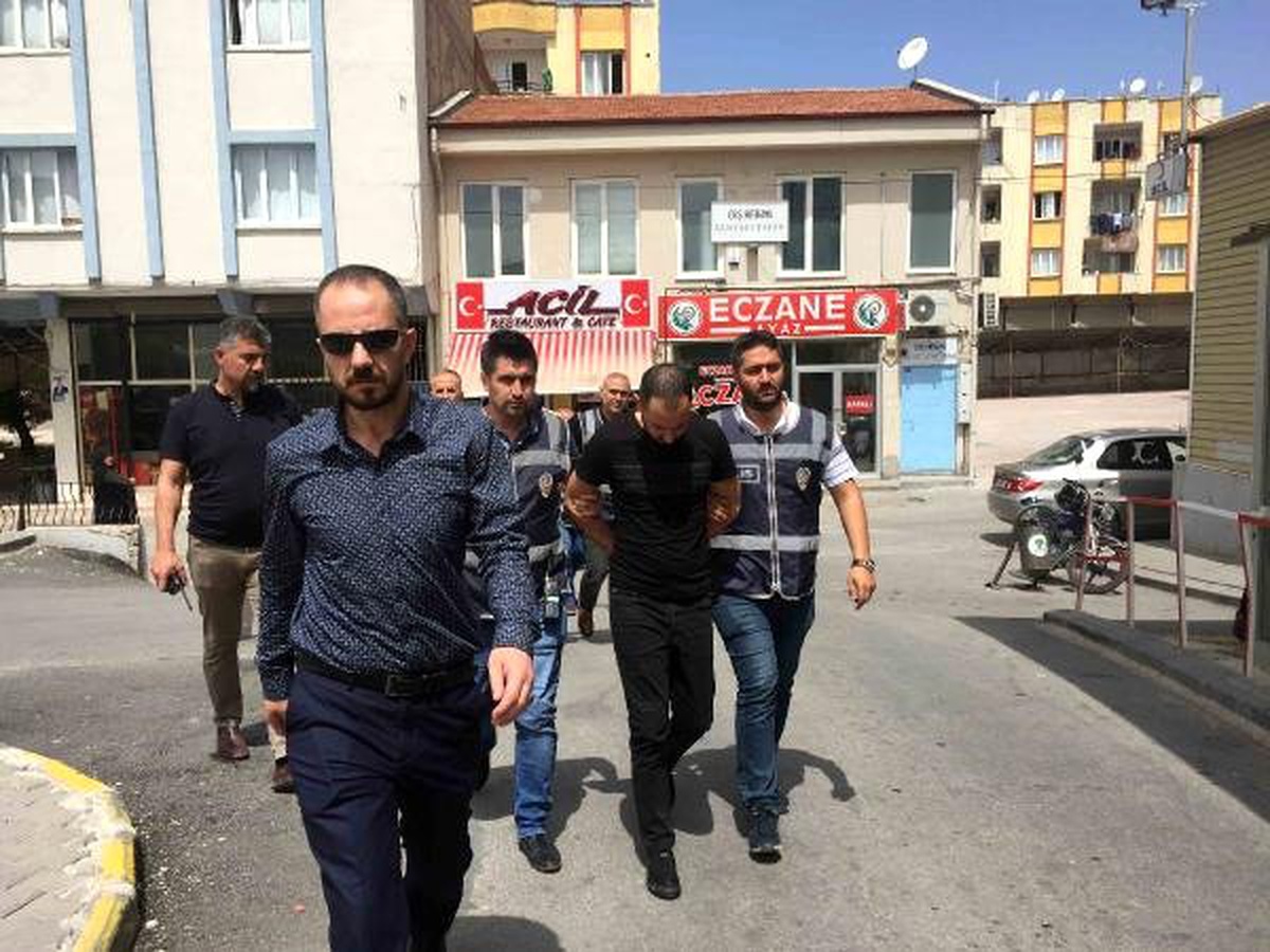 Kavgayı ayırmaya çalışan polisi yaralayanlar adliyede