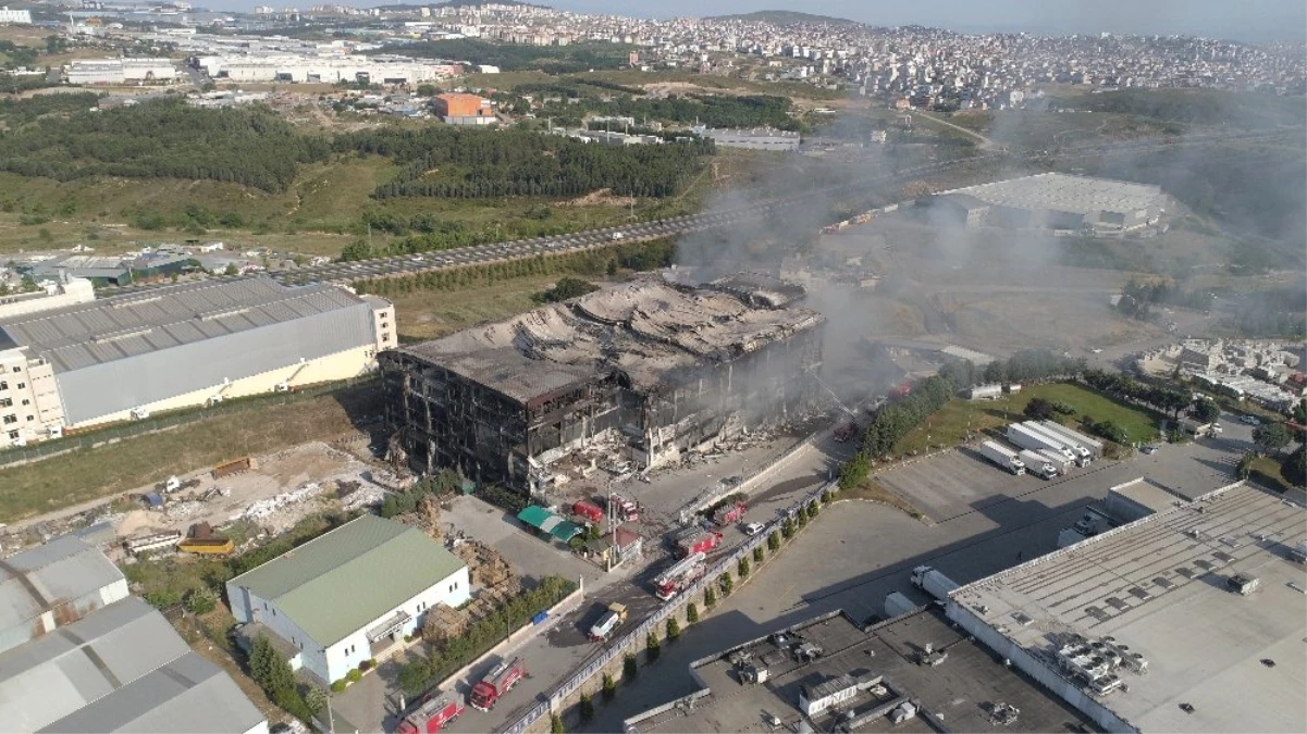 Kocaeli\'de 5 işçinin öldüğü fabrika yangını tamamen söndürüldü