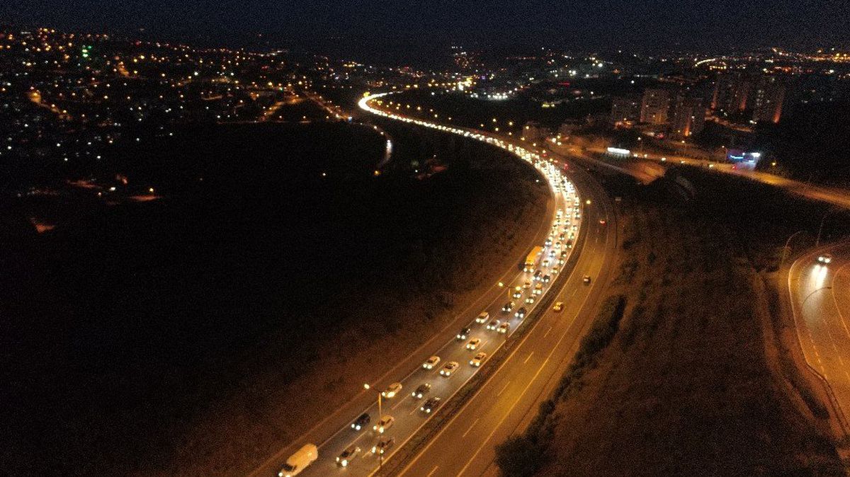 Kocaeli\'de dönüş çilesi yoğunluğu başladı
