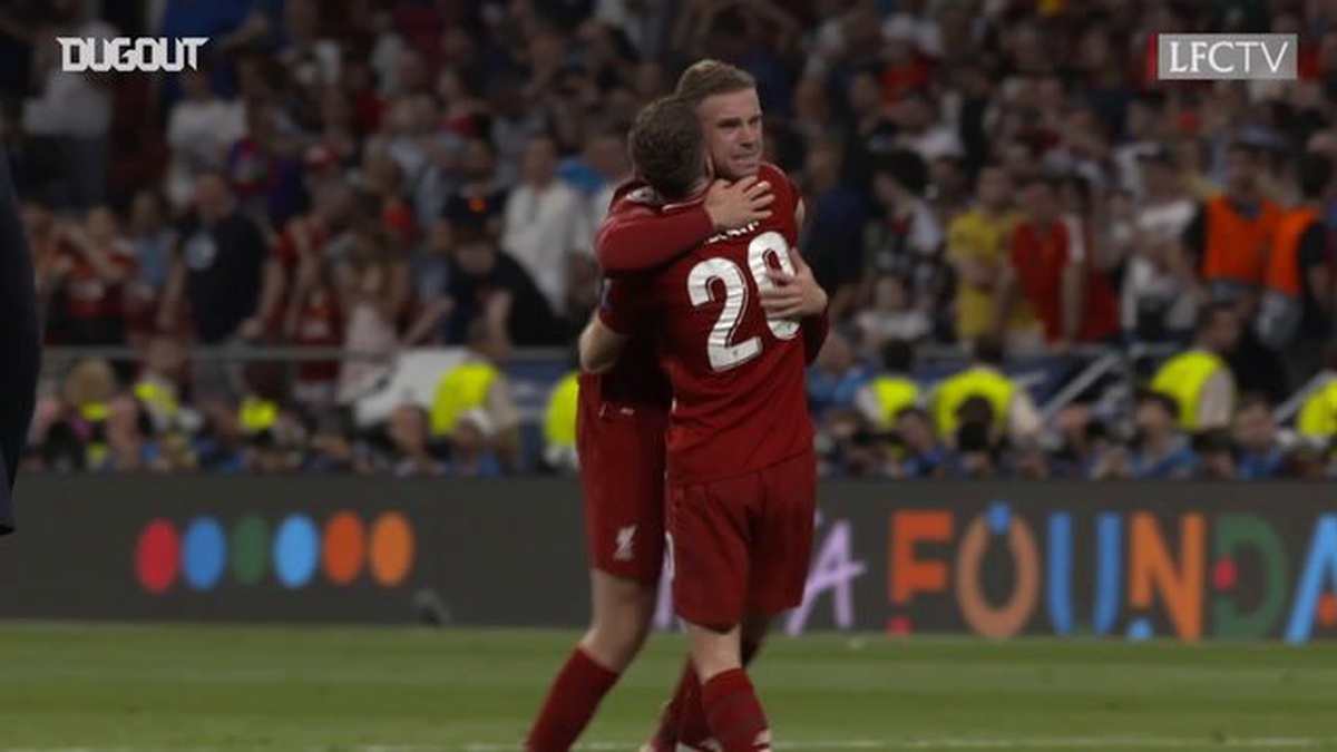 Liverpool\'un Şampiyonlar Ligi\'ni Kutlamaları Gibi Duygusal Sahneler Final Whistle\'dan Sonra Kazandı