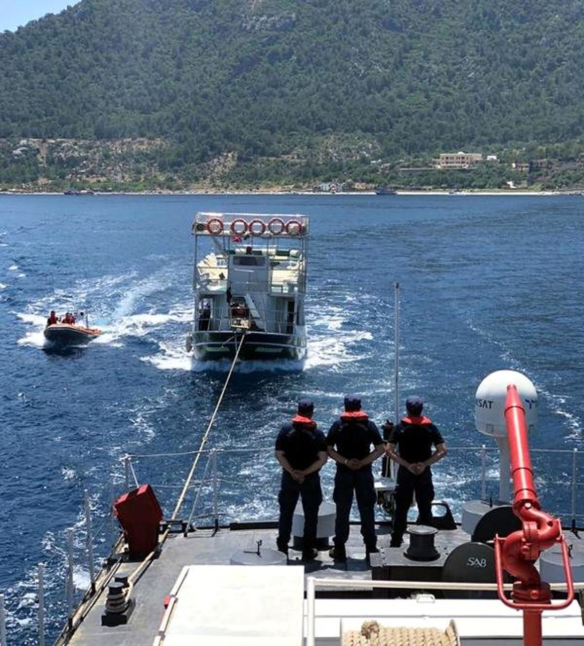 Marmaris\'te tur teknesi su aldı, yolcular ve mürettebat kurtarıldı