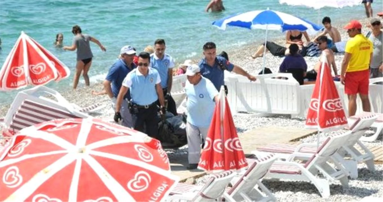 Ölüm tatil için geldiği Antalya\'da, kumsalda yakaladı