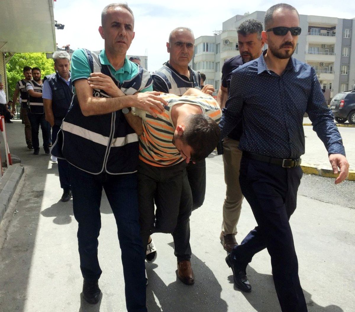 Polisi vuran şahıslar yakalandı