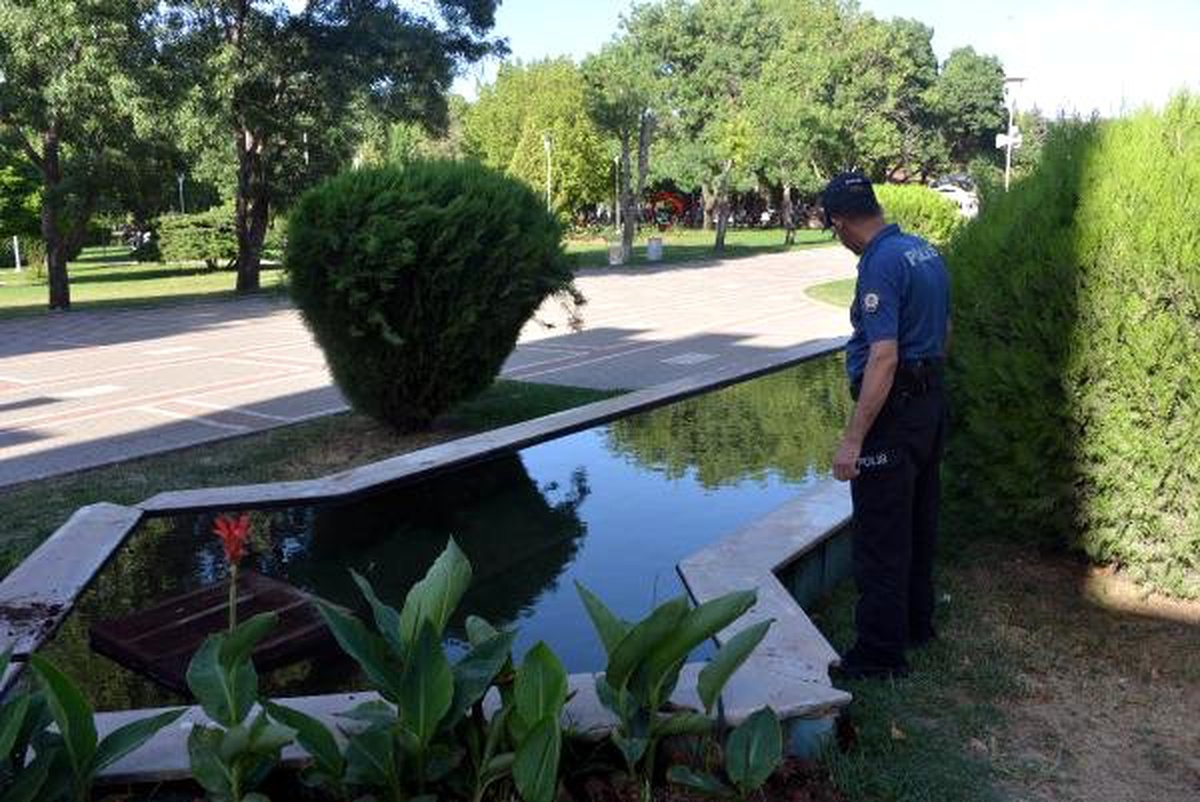 Süs havuzuna düşen 2 yaşındaki çocuk hastaneye kaldırıldı