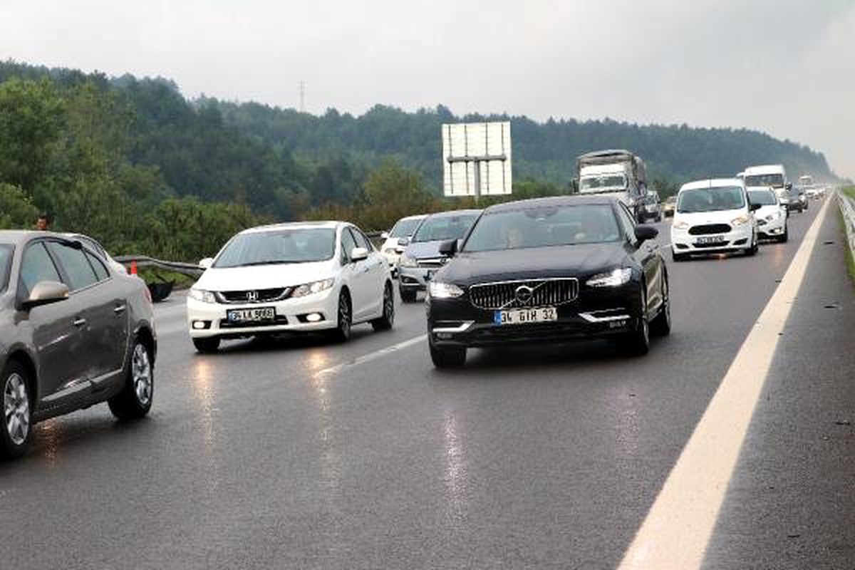 TEM\'in Bolu geçişinde bayram dönüşü yoğunluğu