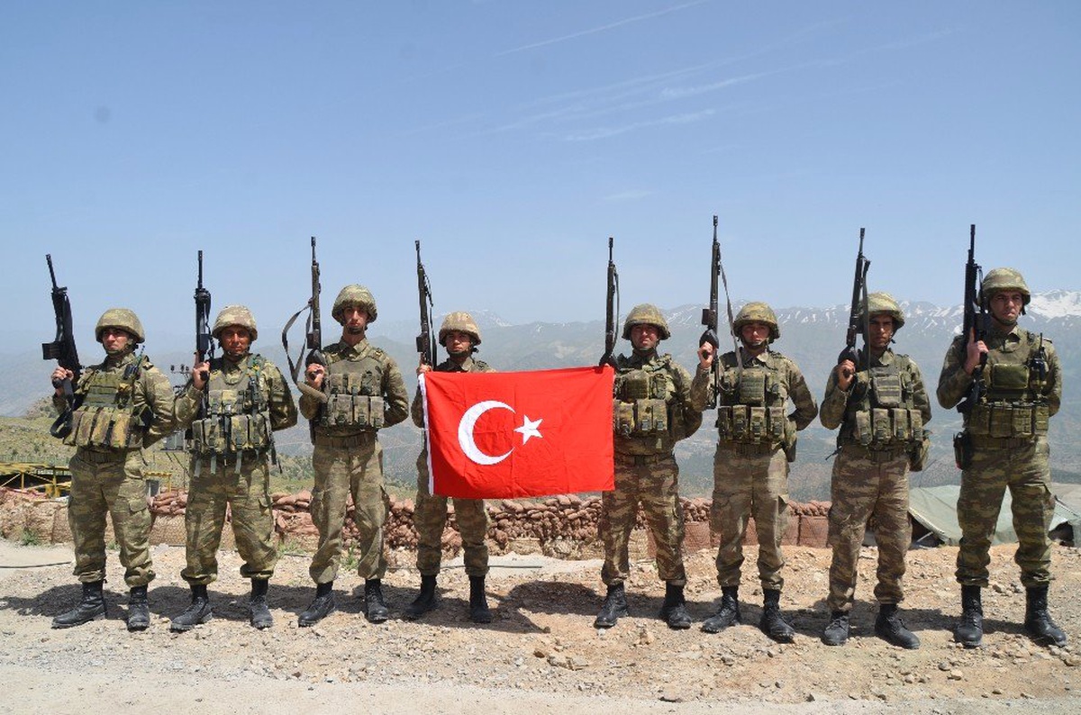 Teröristlerin korkulu rüyası hudut kartallarından Pençe harekatına tam destek
