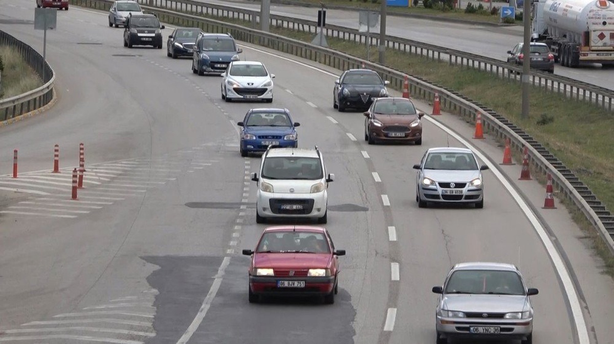 43 ilin geçiş güzergahında trafik yoğunluğu yeniden başladı