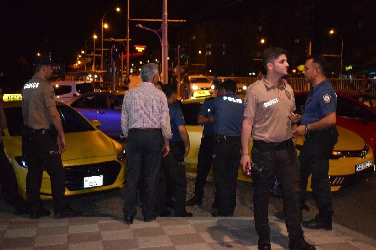 Alt geçitte intihar girişimini polis engelledi