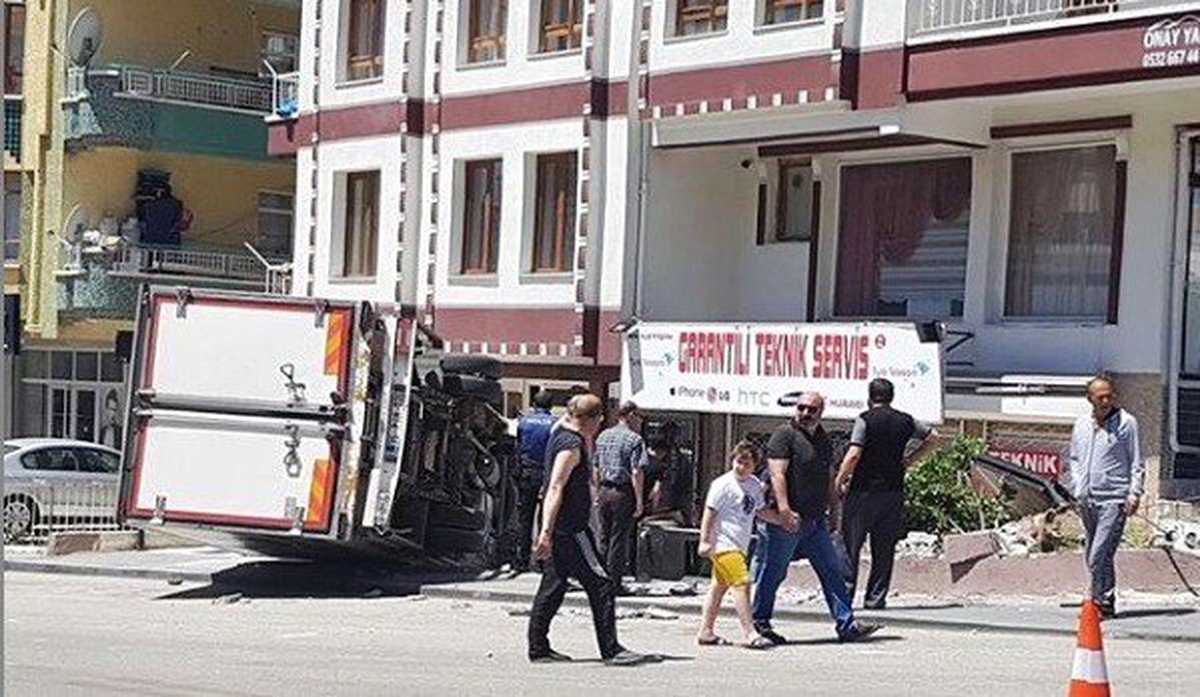Başkentte kan donduran kaza güvenlik kamerasında